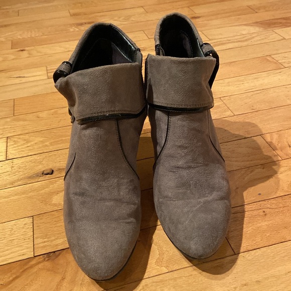 Cute little booties! - Picture 2 of 5